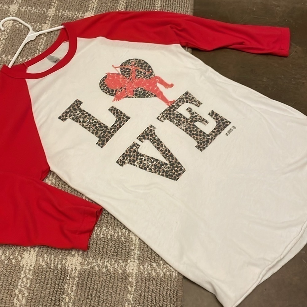 Valentine’s LOVE Shirt ❤️ - Picture 8 of 11